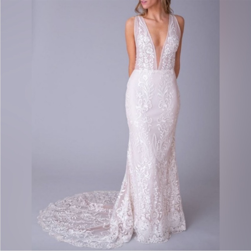 Made with Love‎ Riley Plunge Neck Sleeveless Sheath Wedding Gown
